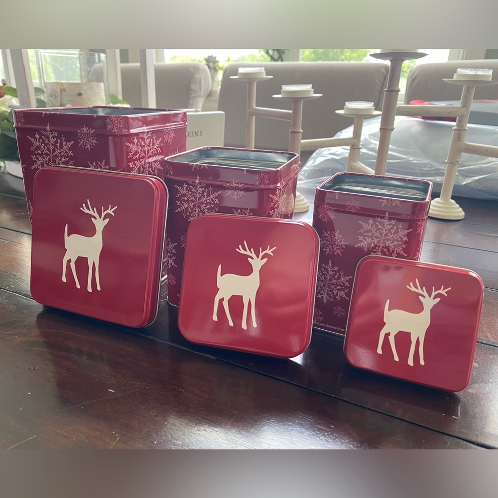 Red Deer Christmas Tins